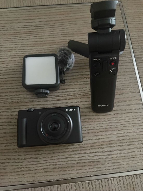 Sony Other - Sony Black ZV1F Compact Digital Camera with Sony Tripod and external flash